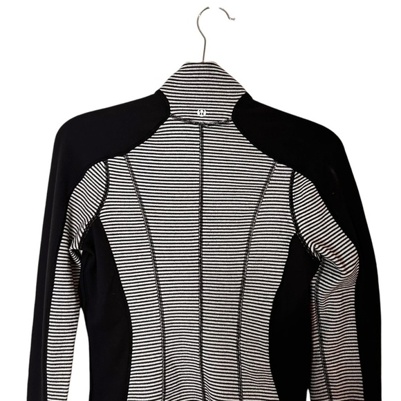Lululemon Run: U-Turn Pullover- Long Sleeve Half Zip Running Pullover- Size 6 - Picture 12 of 15